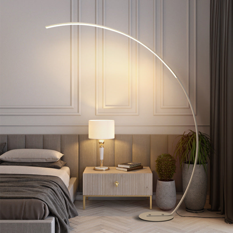 Noxia | Minimalistisk Bue-gulvlampe — Elegant og Moderne Belysning 
