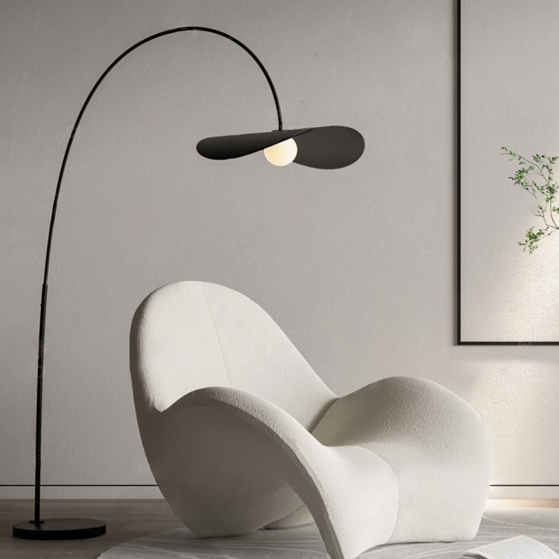 Velna | Buegulvlampe Design — Moderne Belysning for Stue 